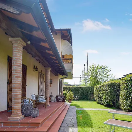 Casa Nonna Dora بيت للعطل *